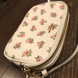Coach flower patch crossbody clutch bag